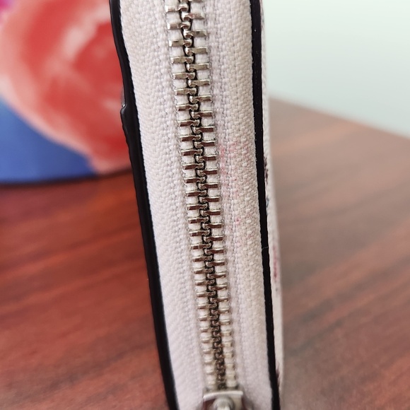 COACH Wallet (Floral & Cream) - Picture 6 of 7